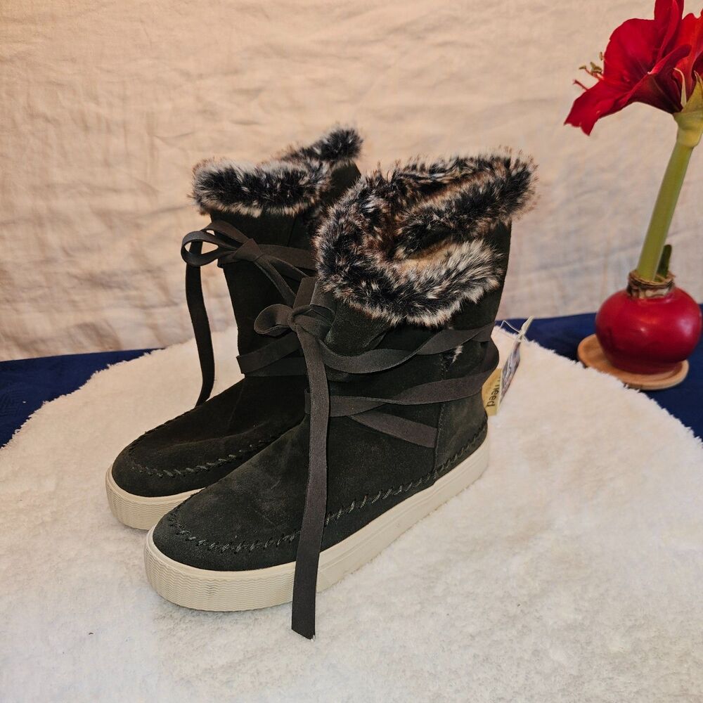 TOM'S Vista Forest Green Suede Winter Boots Fur Lining Size 6 NEW